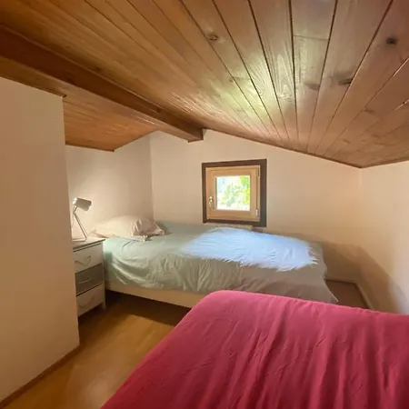 Appartement Mansardé Dans Maison Avec Jardin En Bord De Piste, Vue Montagne Les Houches