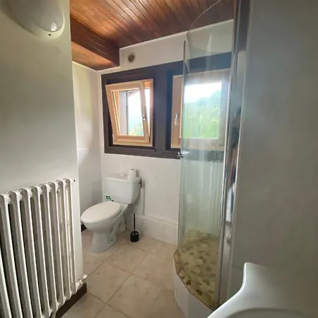 Mansardé Dans Maison Avec Jardin En Bord De Piste, Vue Montagne * Les Houches
