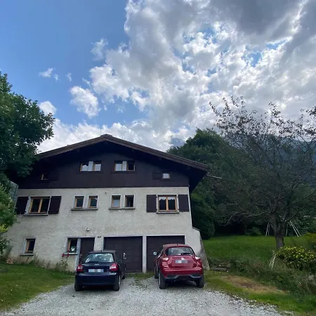 Appartement Mansardé Dans Maison Avec Jardin En Bord De Piste, Vue Montagne Les Houches